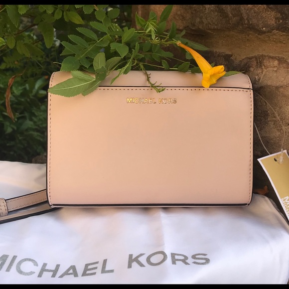 Michael Kors pale pink leather Love Crossbody - Picture 3 of 6